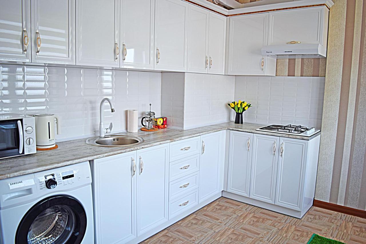 Bishkek Sunny Apartment In The Center Extérieur photo
