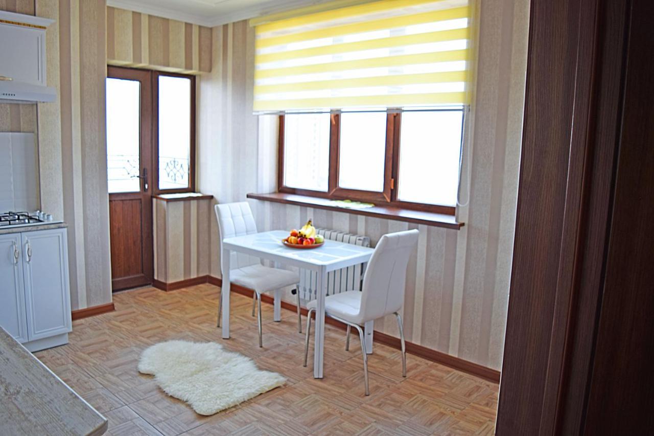 Bishkek Sunny Apartment In The Center Extérieur photo