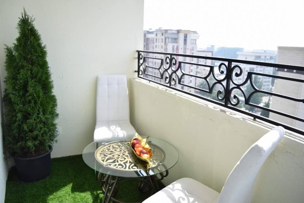 Bishkek Sunny Apartment In The Center Extérieur photo